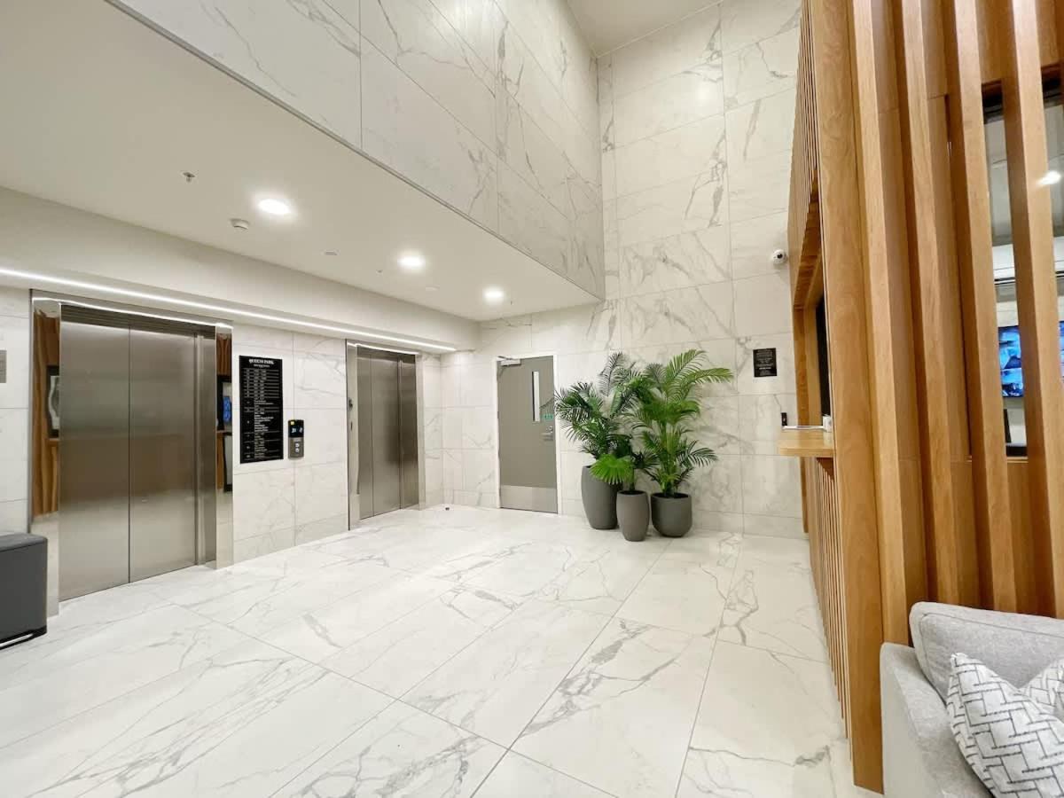 Relaxing & Cosy Get Away In Cbd Parkside - Pool & Gym Apartment *