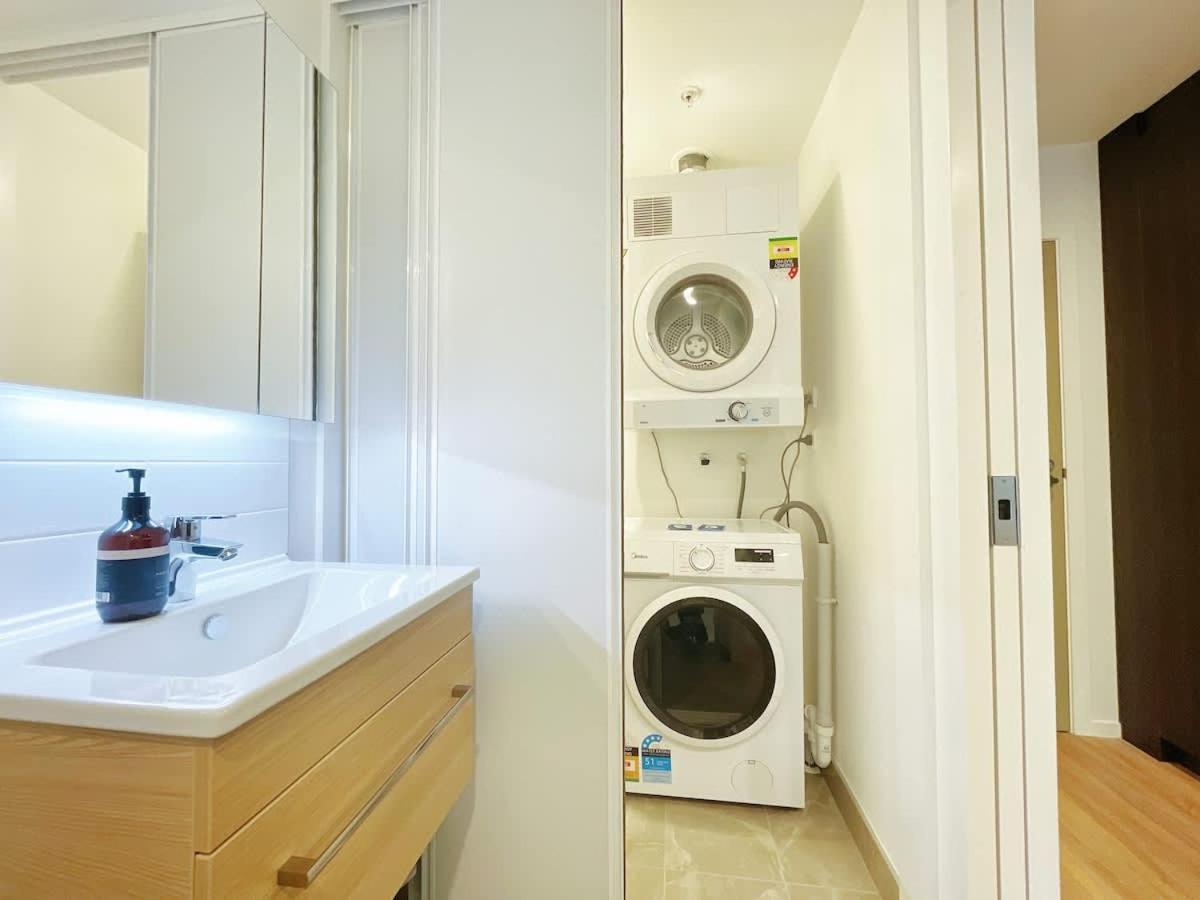 Relaxing & Cosy Get Away In Cbd Parkside - Pool & Gym
